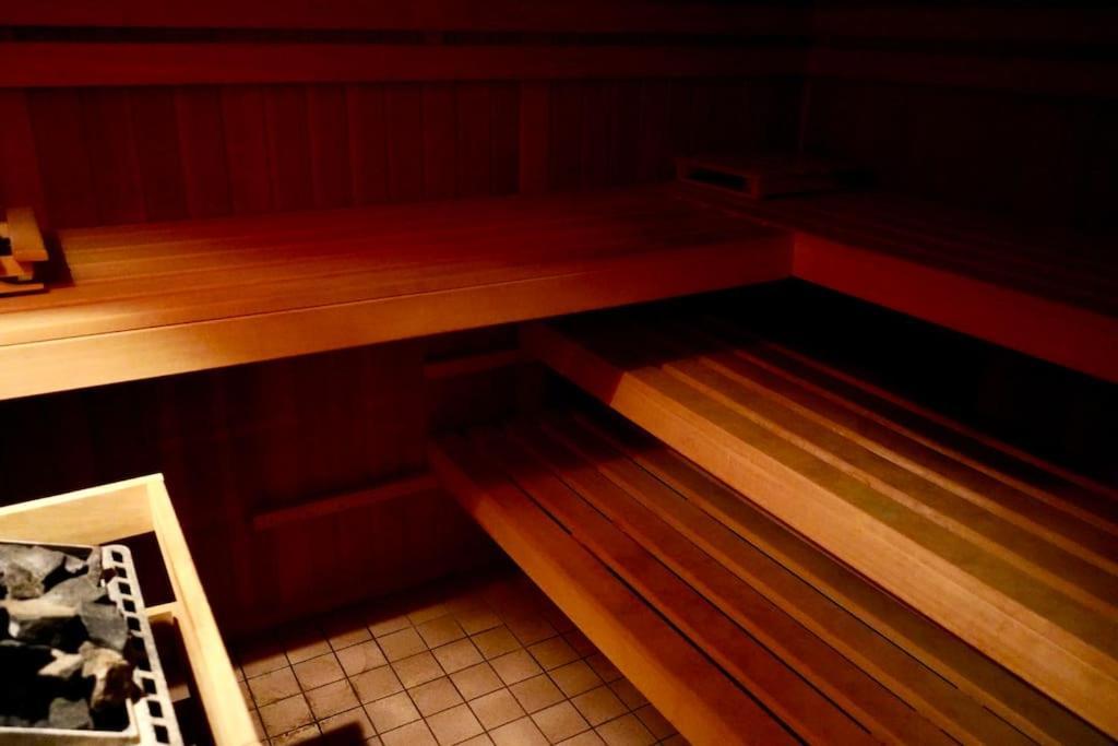 Helle Kellerwohnung Im Gruenen Mit Sauna Keulen Buitenkant foto